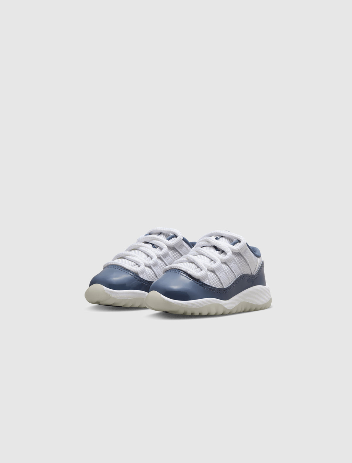 AIR JORDAN 11 RETRO LOW DIFFUSED BLUE TD APB