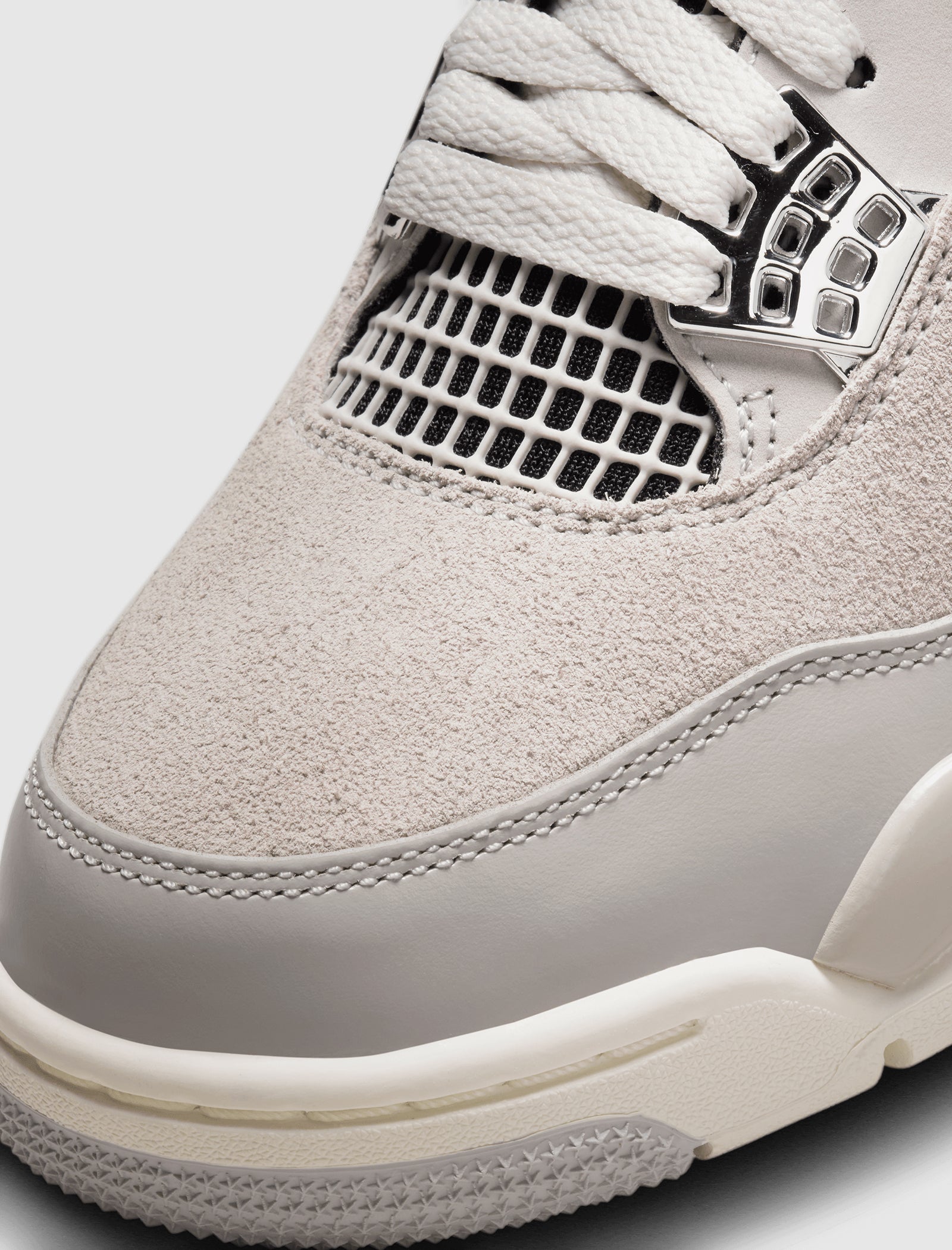 Nike Jordan 4 White Oreo - Size 10.5M